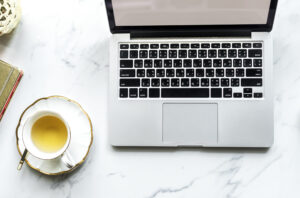 Read more about the article Praca z domu: opinie i najczęściej wymieniane problemy. Jak sobie z nimi radzić?